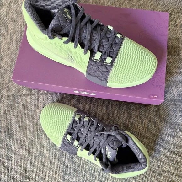New with Box: Nike LeBron Witness VIII Box in Purple - Picture 10 of 11